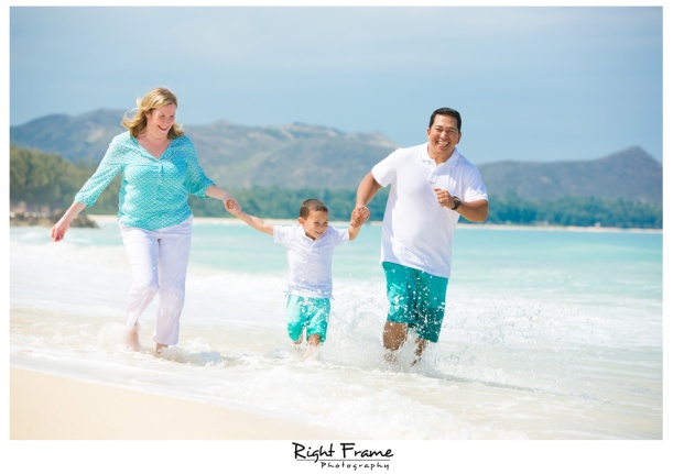 Honolulu Family Photographer Waimanalo Beach