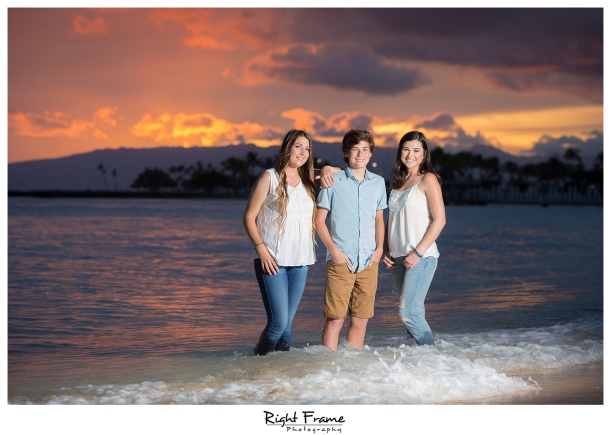 Sunset Family Portraits in Waikiki Beach near SHERATON WAIKIKI HOTEL