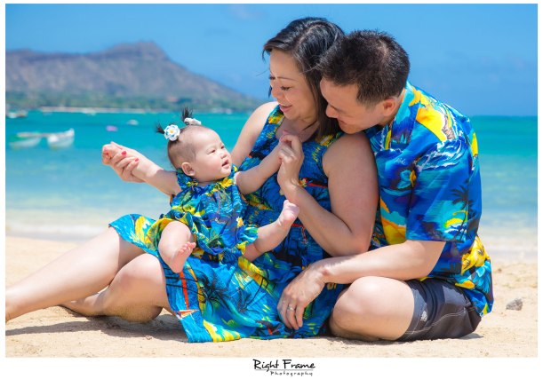 Family Portraits in Oahu WAIKIKI BEACH