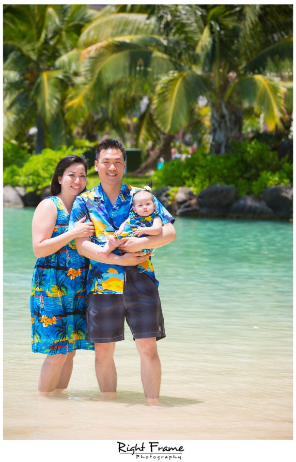Family Portraits in Oahu WAIKIKI BEACH