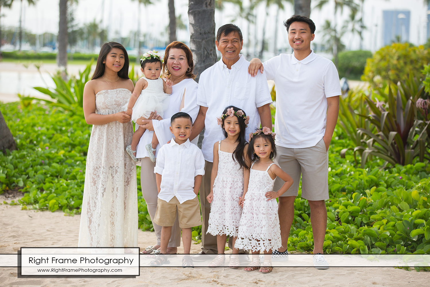 WAIKIKI BEACH FAMILY PHOTOGRAPHERS near Sheraton Waikiki Hotel