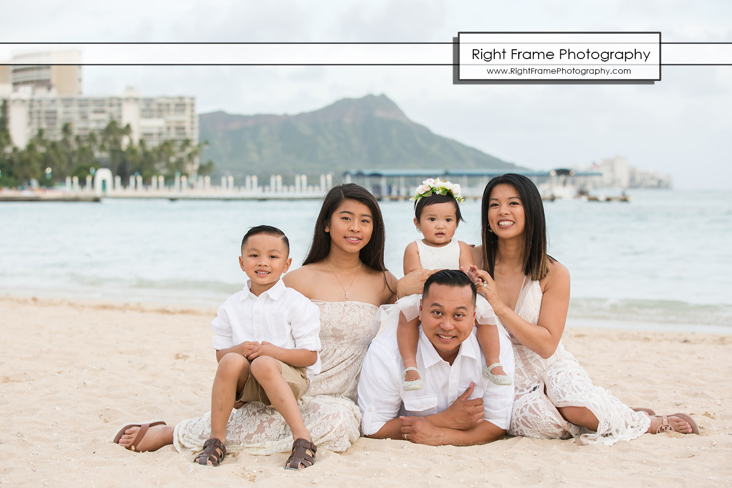 WAIKIKI BEACH FAMILY PHOTOGRAPHERS near Sheraton Waikiki Hotel
